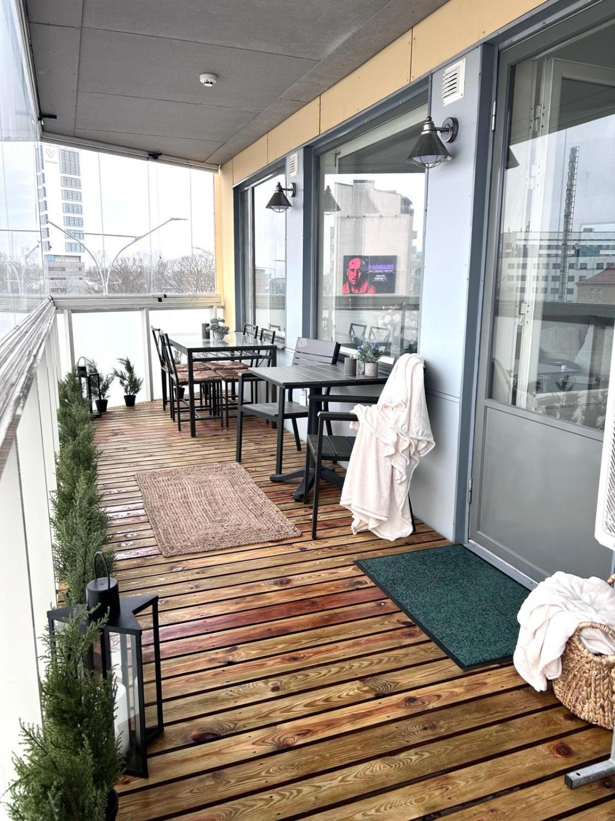 Stella'S Apartment - City Center - Free Secure Parking - Big Sun Terrace - Air Conditioning - Wifi - Tram To The Tallinn Bus Station And Old Town Exterior photo