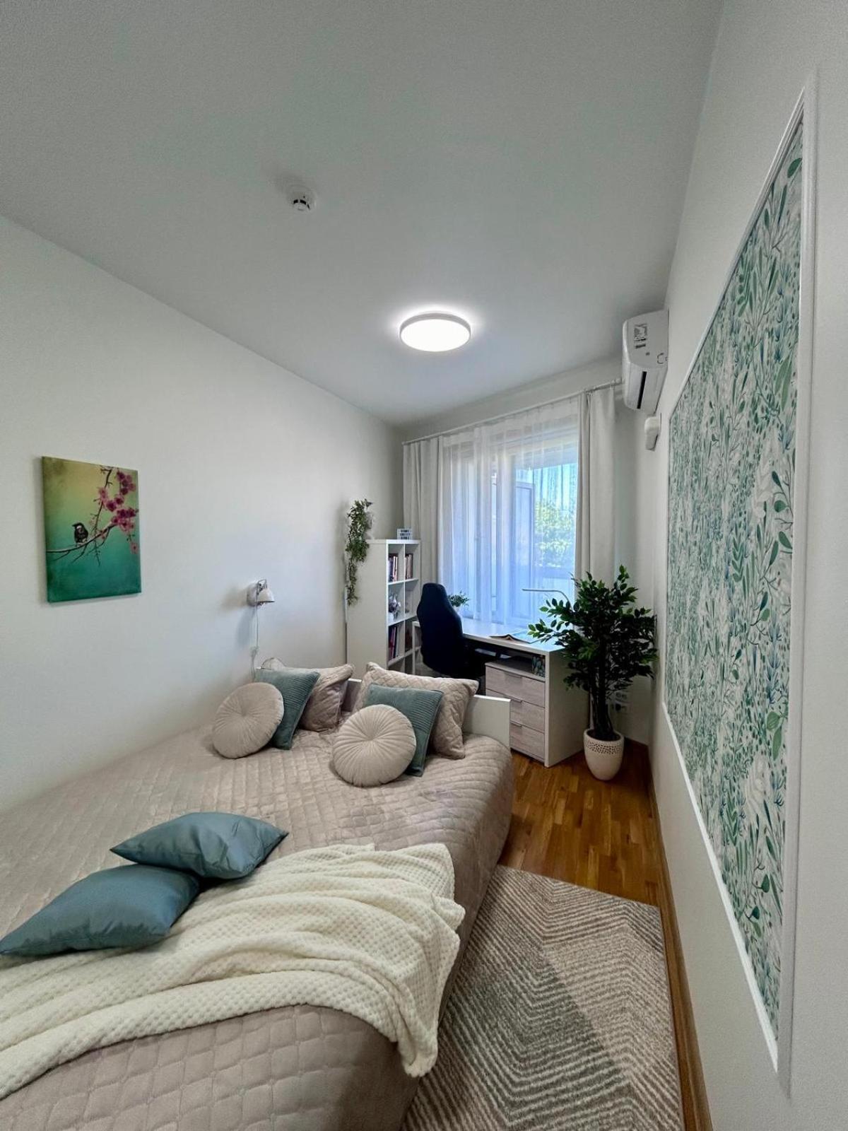 Stella'S Apartment - City Center - Free Secure Parking - Big Sun Terrace - Air Conditioning - Wifi - Tram To The Tallinn Bus Station And Old Town Exterior photo