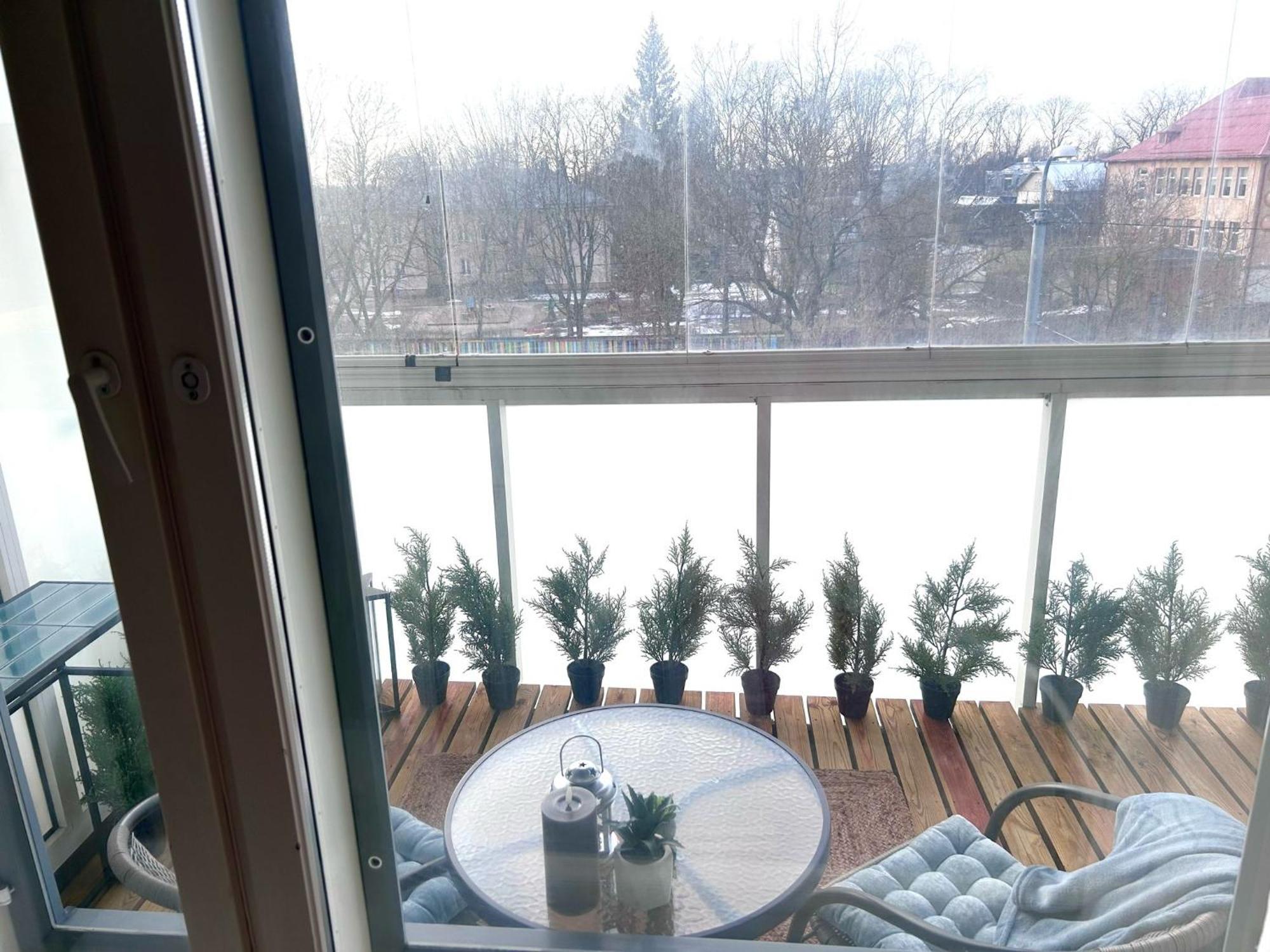 Stella'S Apartment - City Center - Free Secure Parking - Big Sun Terrace - Air Conditioning - Wifi - Tram To The Tallinn Bus Station And Old Town Exterior photo