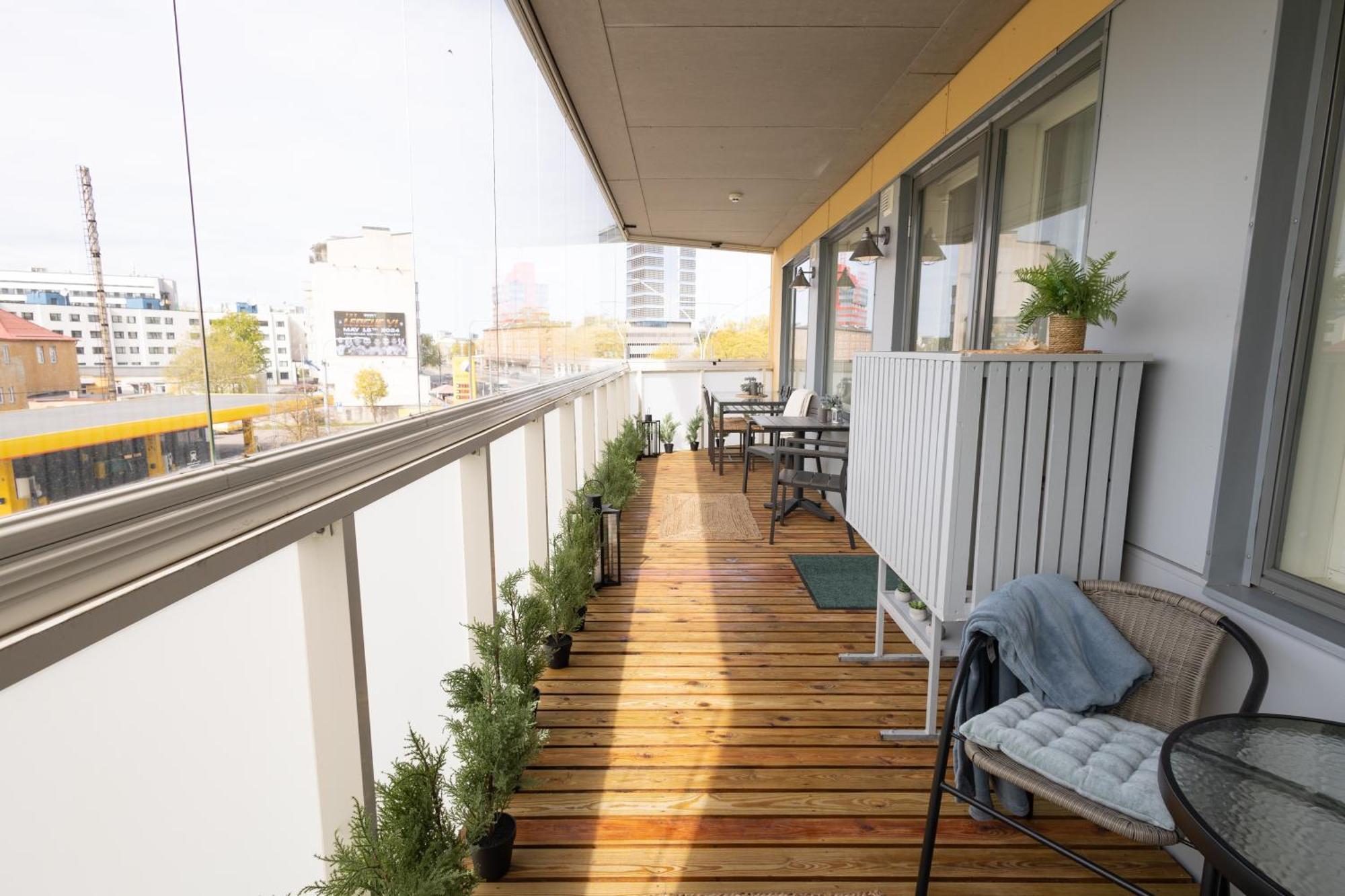 Stella'S Apartment - City Center - Free Secure Parking - Big Sun Terrace - Air Conditioning - Wifi - Tram To The Tallinn Bus Station And Old Town Exterior photo